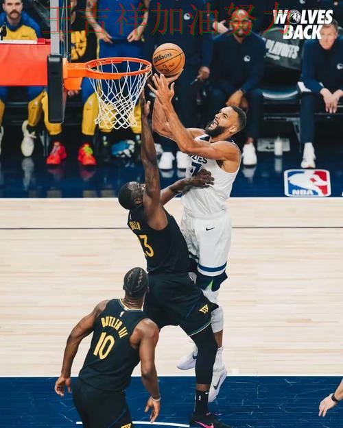 库里复出首战表现抢眼 积分榜形势更加明朗 库里复出首战表现抢眼 积分榜形势更加明朗